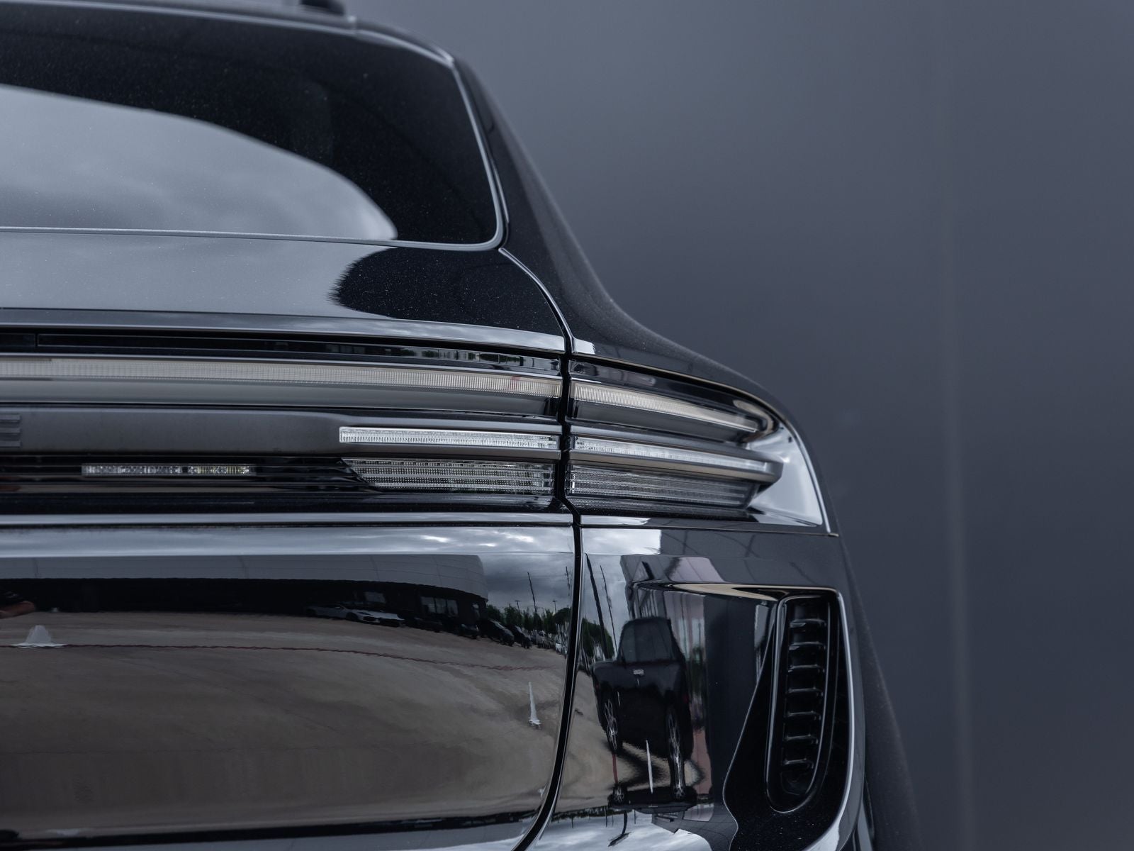 2025 Porsche Macan Turbo Electric