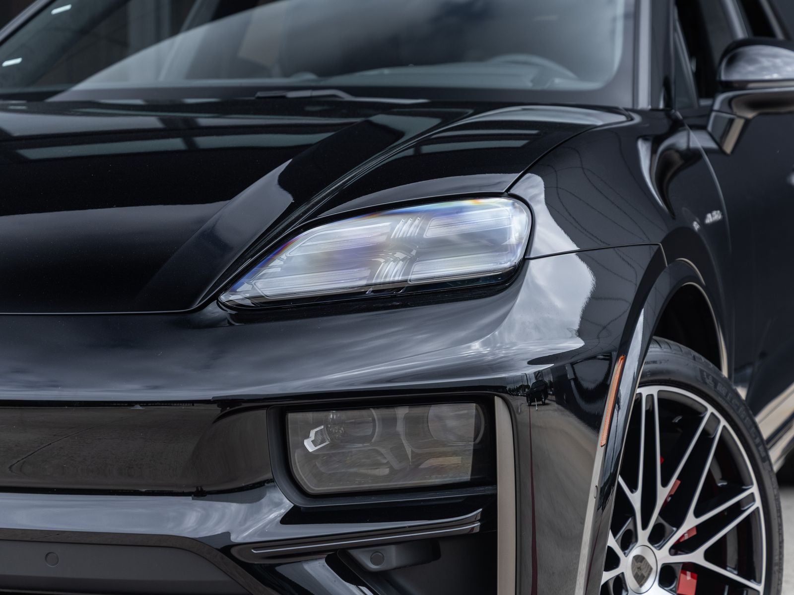 2025 Porsche Macan Turbo Electric