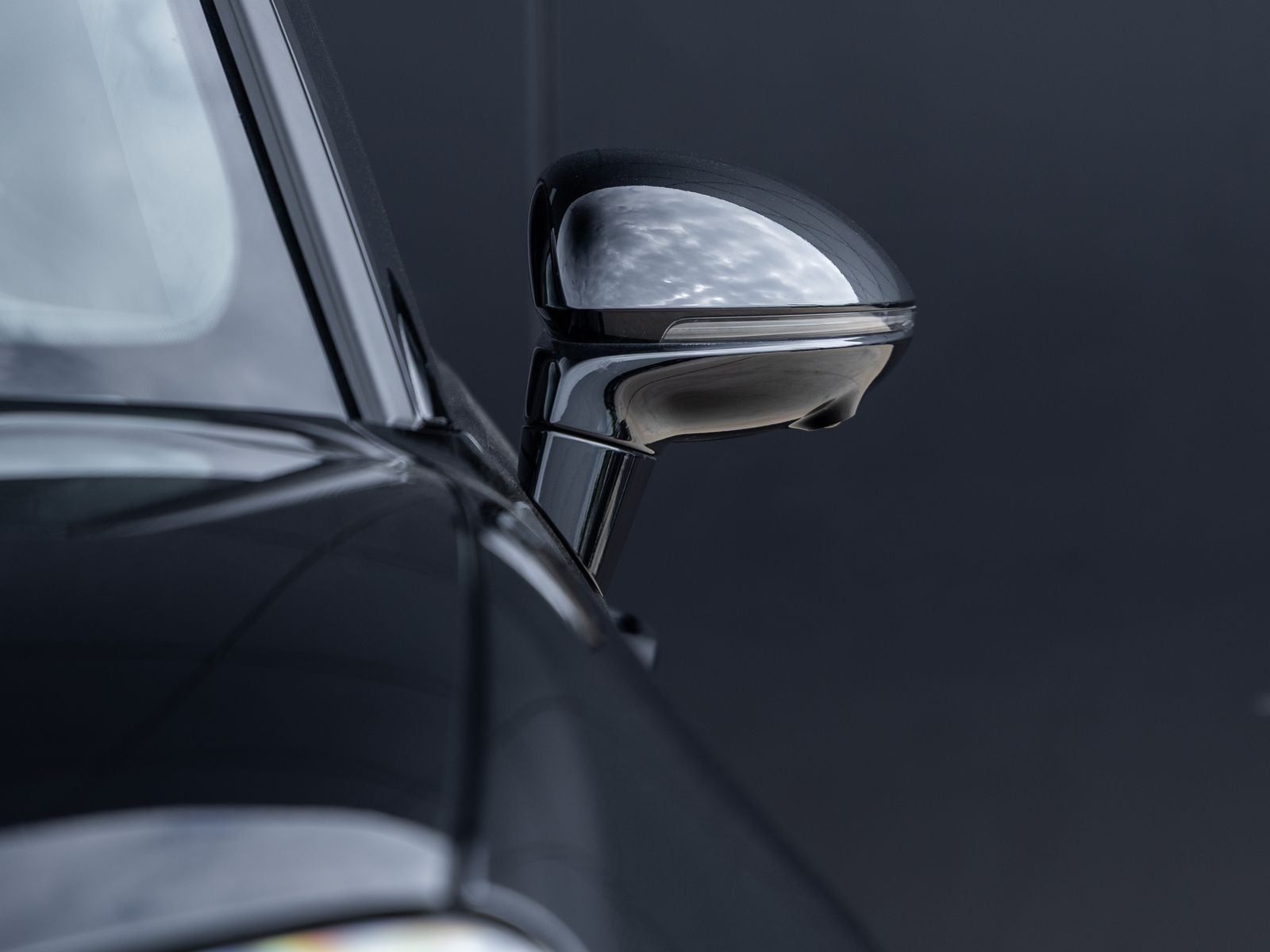 2025 Porsche Macan Turbo Electric