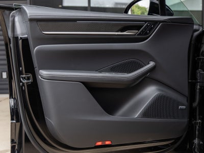 2025 Porsche Macan Turbo Electric