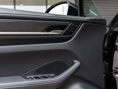 2025 Porsche Macan Turbo Electric