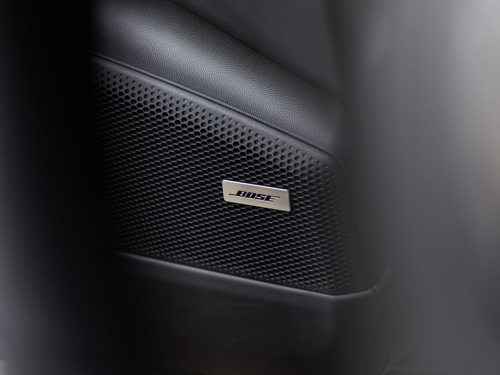 2025 Porsche Macan Turbo Electric