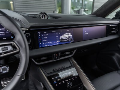 2025 Porsche Macan Turbo Electric