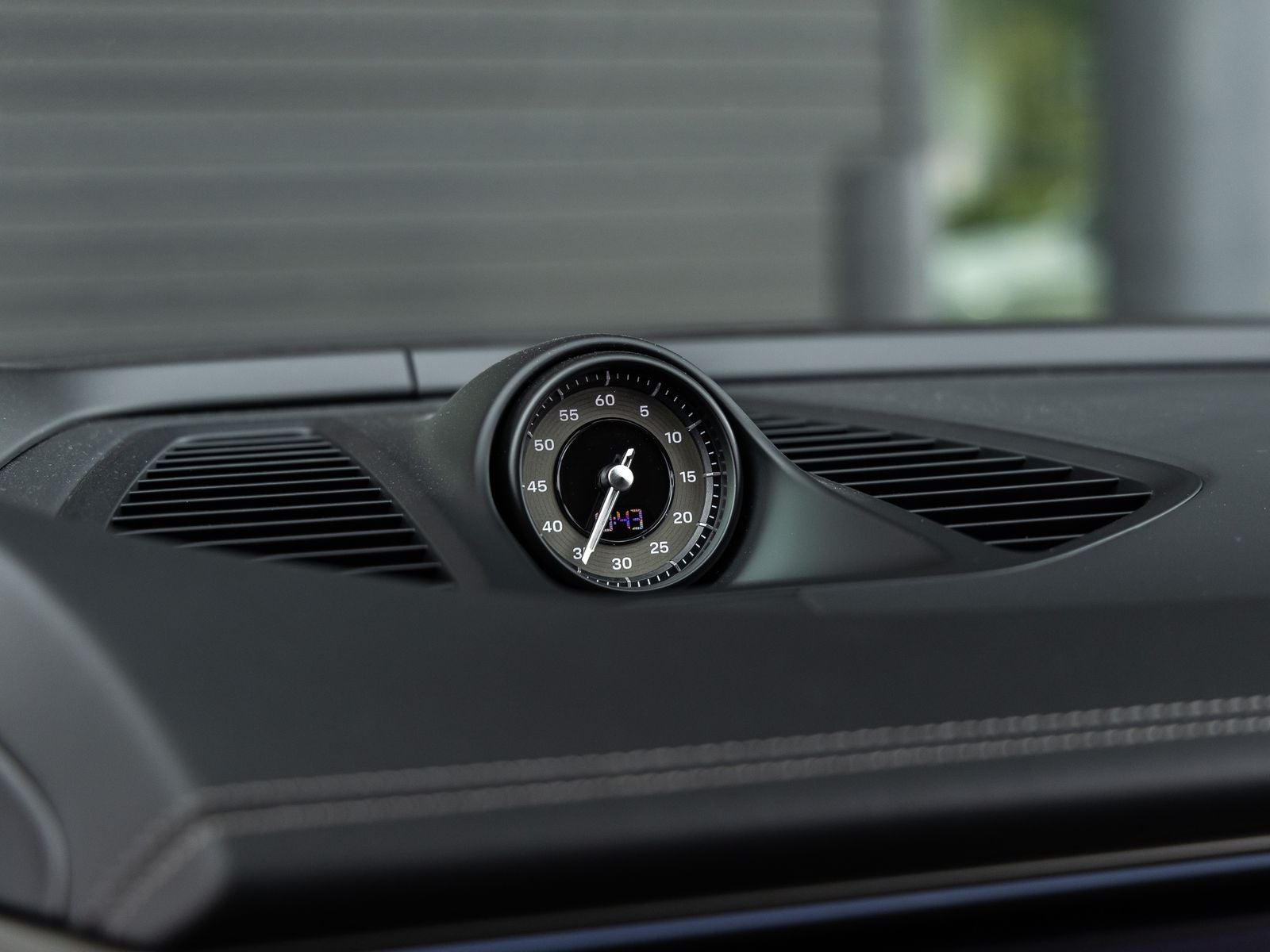 2025 Porsche Macan Turbo Electric