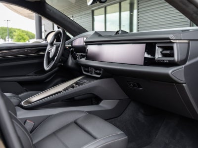 2025 Porsche Macan Turbo Electric