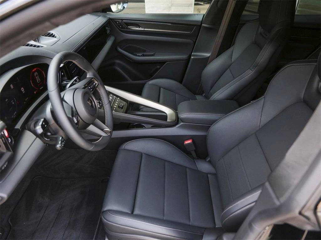 2025 Porsche Macan Turbo Electric