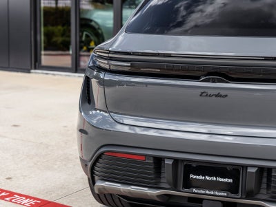 2026 Porsche Macan Macan Turbo Electric