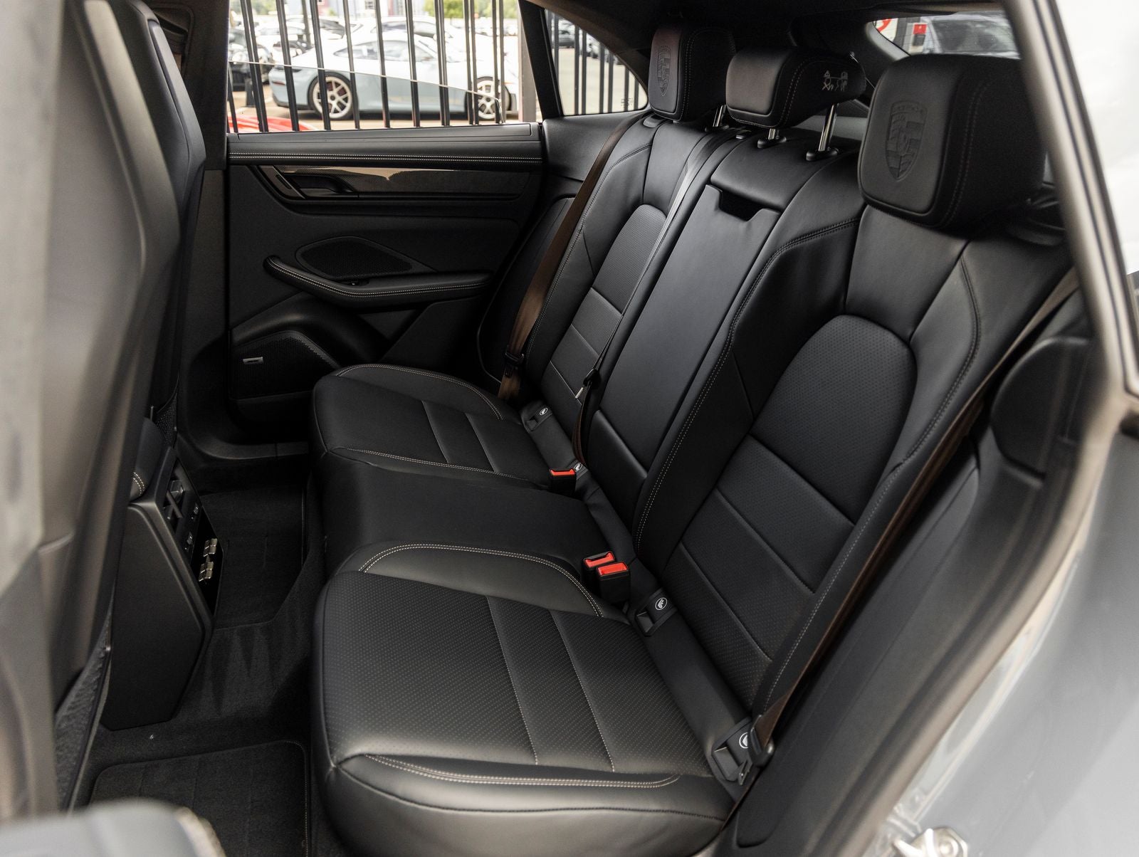 2026 Porsche Macan Macan Turbo Electric