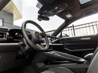 2026 Porsche Macan Macan Turbo Electric