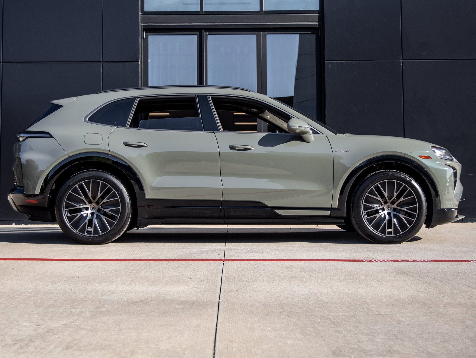 2026 Porsche Cayenne Cayenne Turbo Electric
