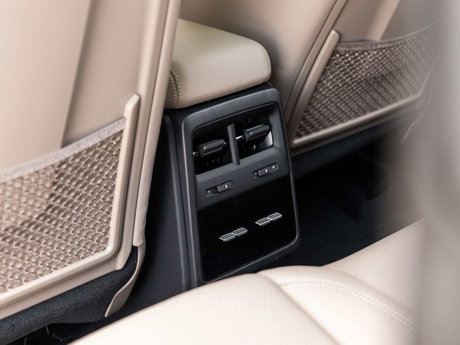 2025 Porsche Macan Electric