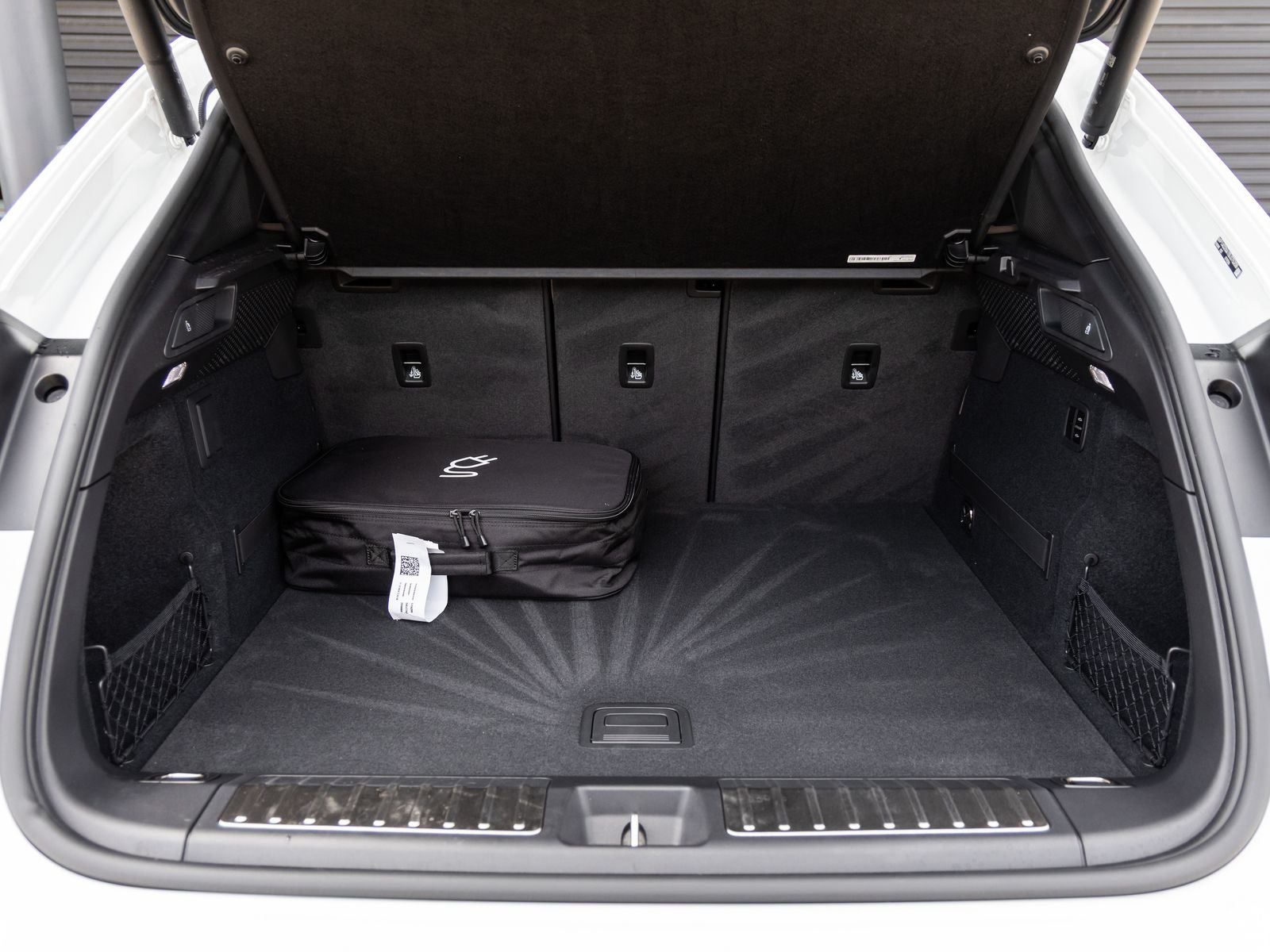 2025 Porsche Macan Electric