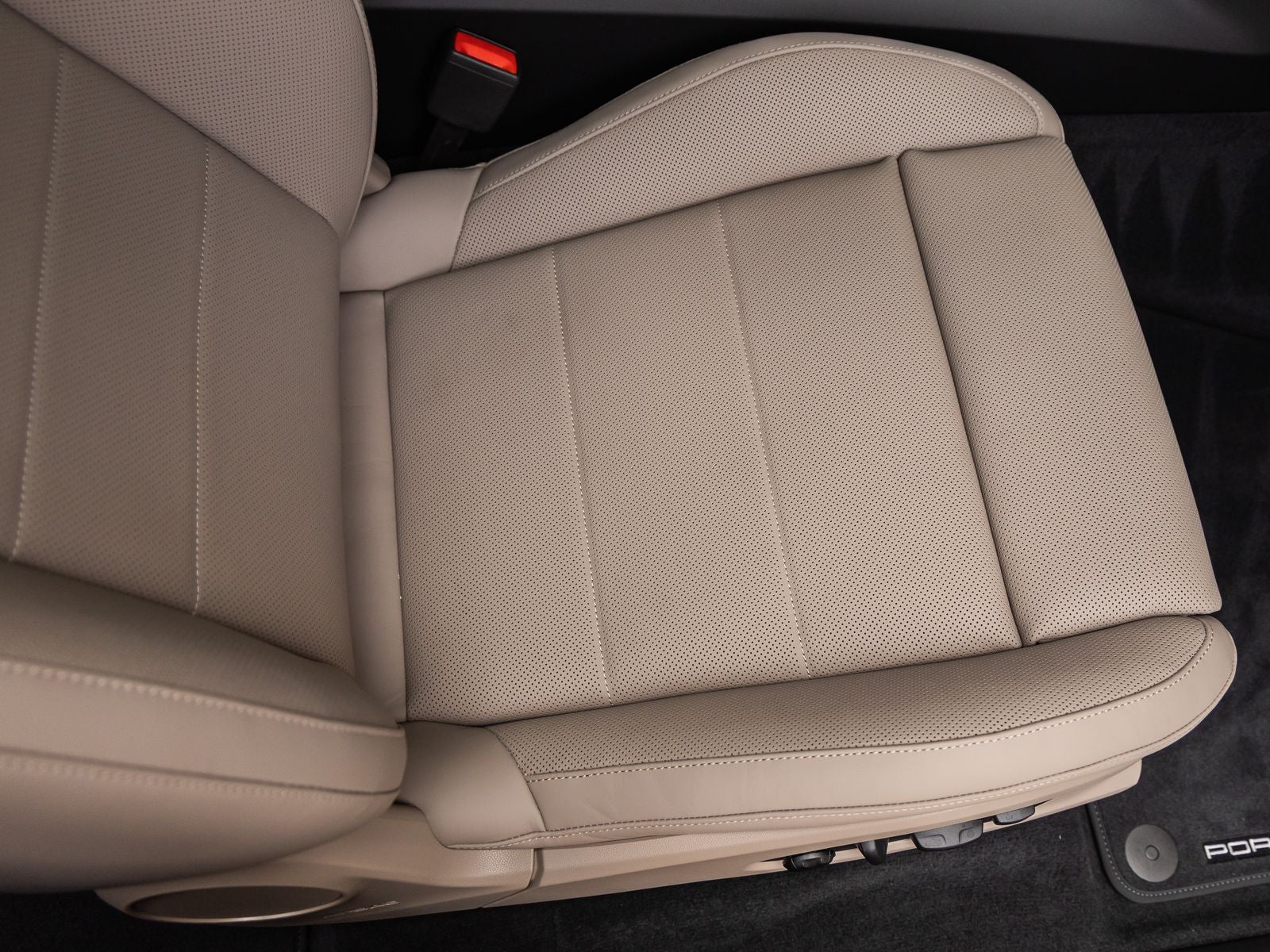 2025 Porsche Macan Electric