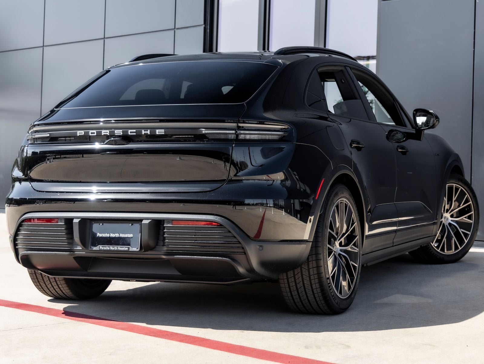 2025 Porsche Macan Electric