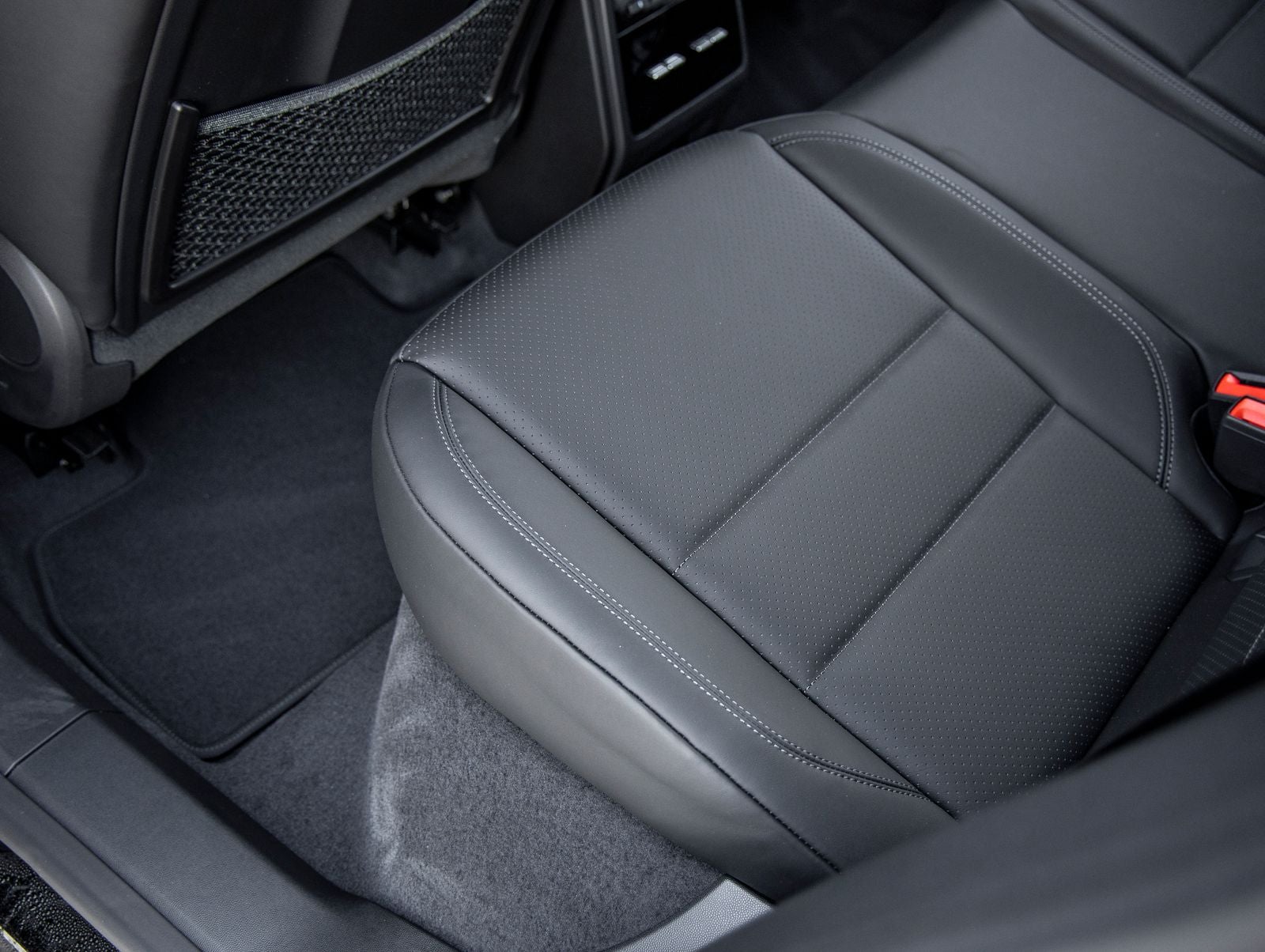 2025 Porsche Macan Electric