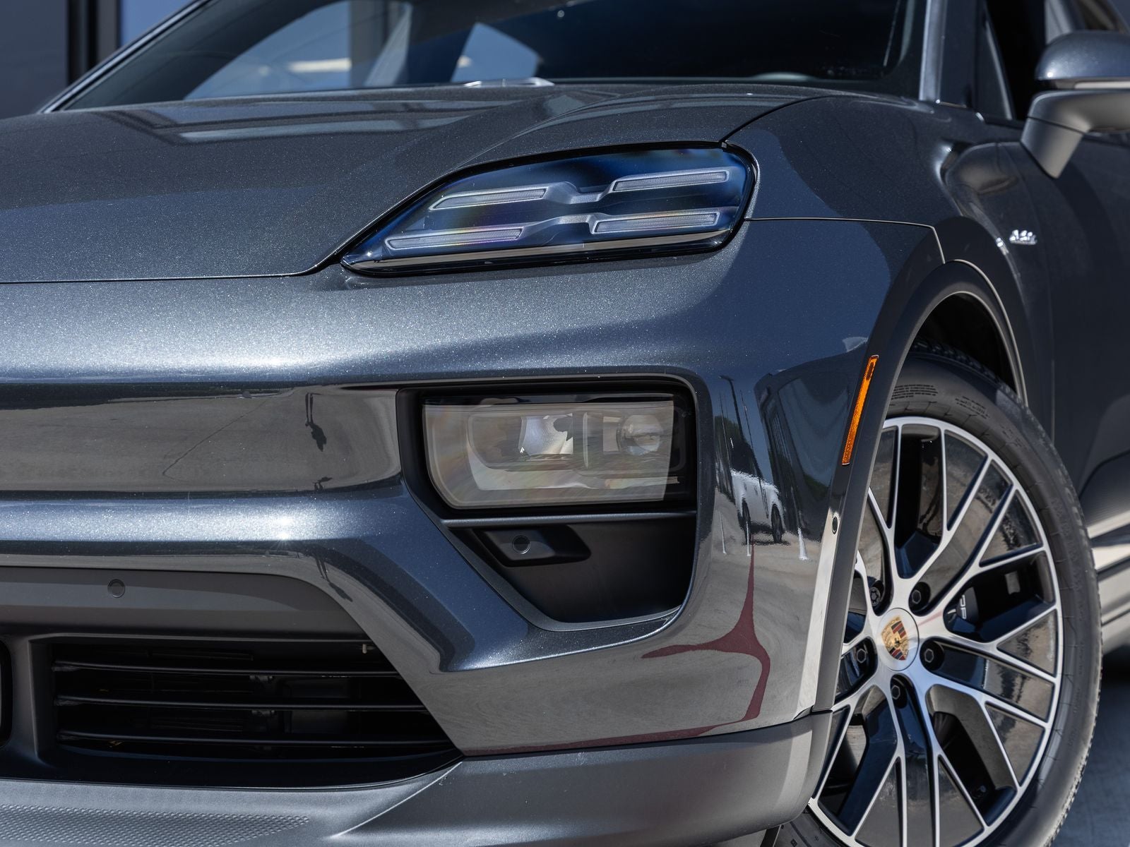 2025 Porsche Macan Electric