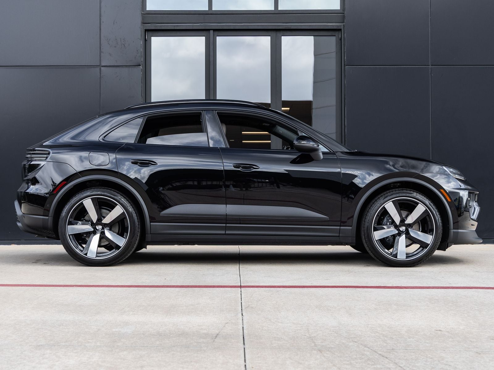 2025 Porsche Macan Macan Electric
