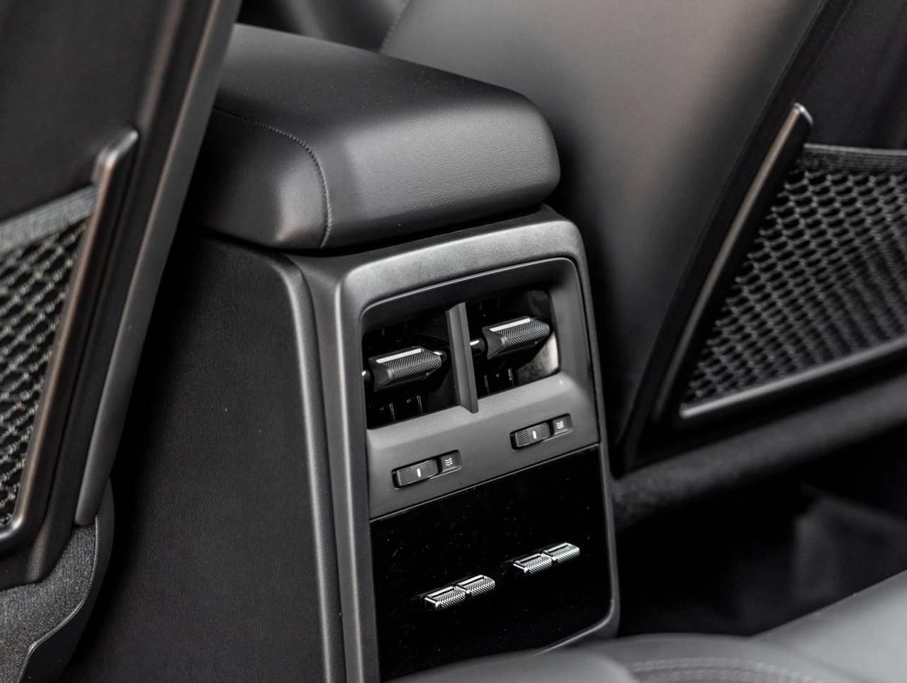 2025 Porsche Macan Electric Macan Electric