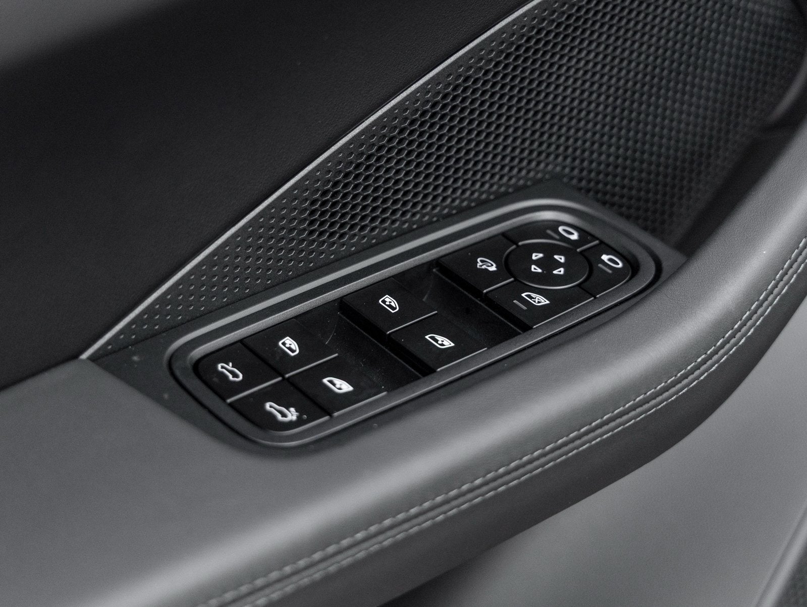 2025 Porsche Macan Electric Macan Electric