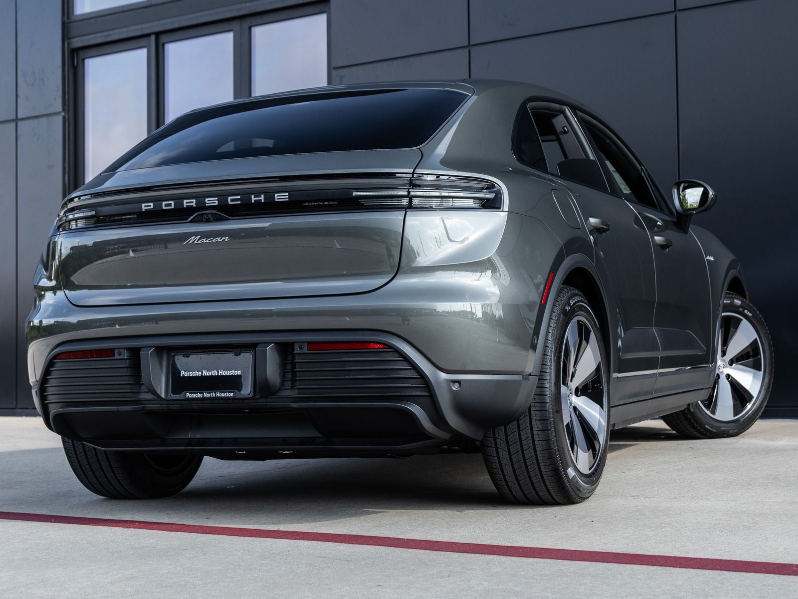 2025 Porsche Macan Electric