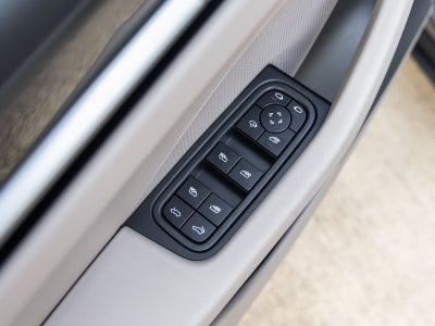 2025 Porsche Macan Electric