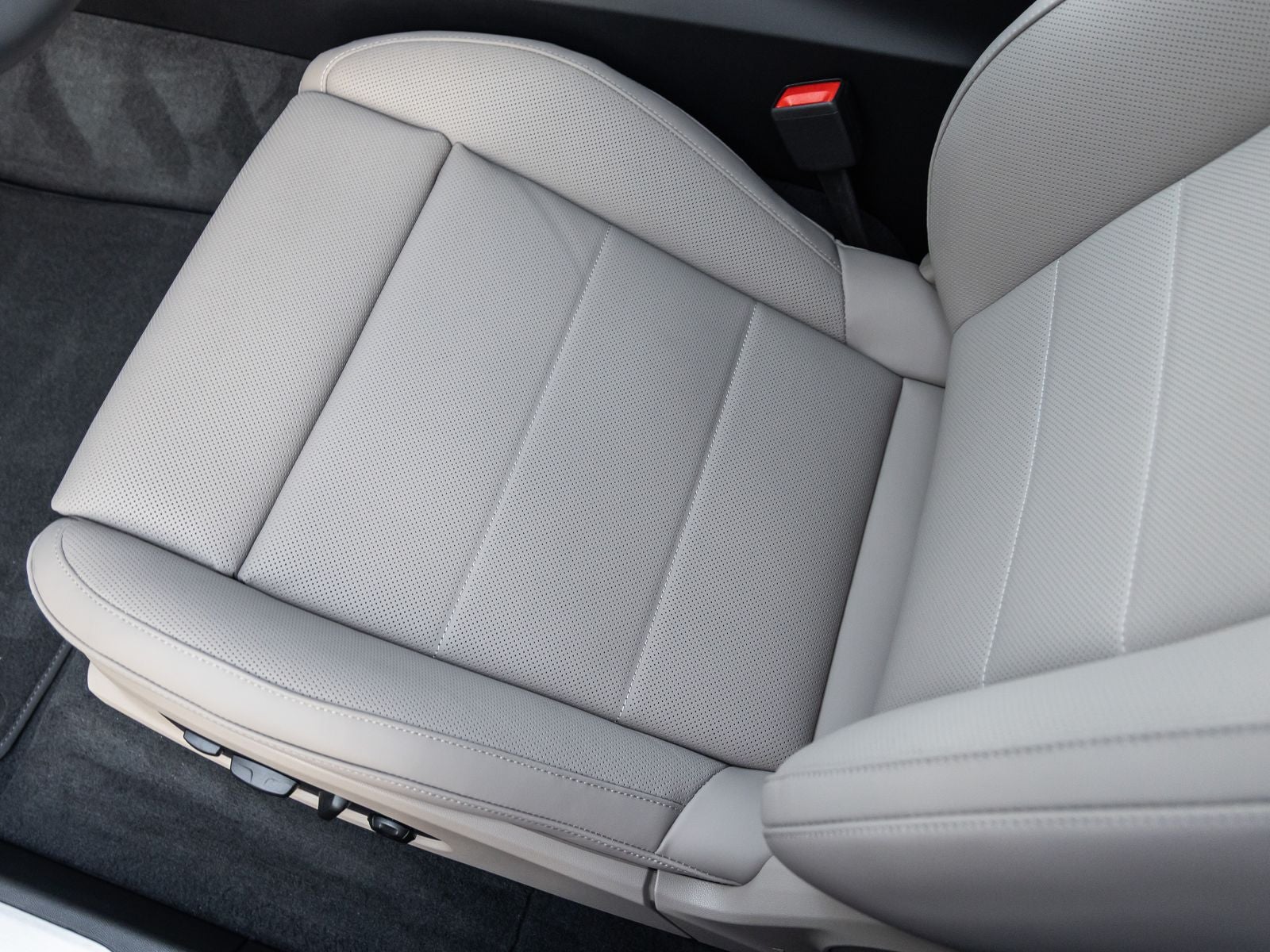 2025 Porsche Macan Electric