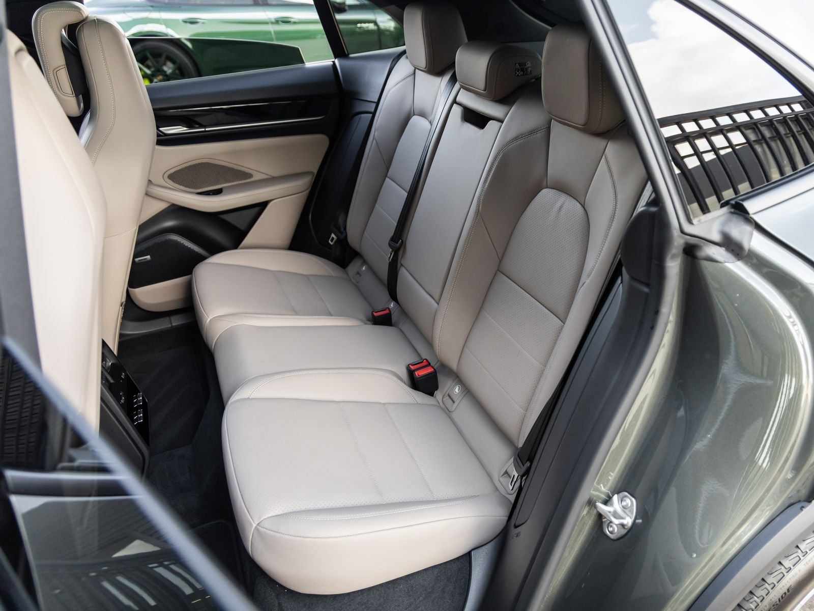 2025 Porsche Macan Electric