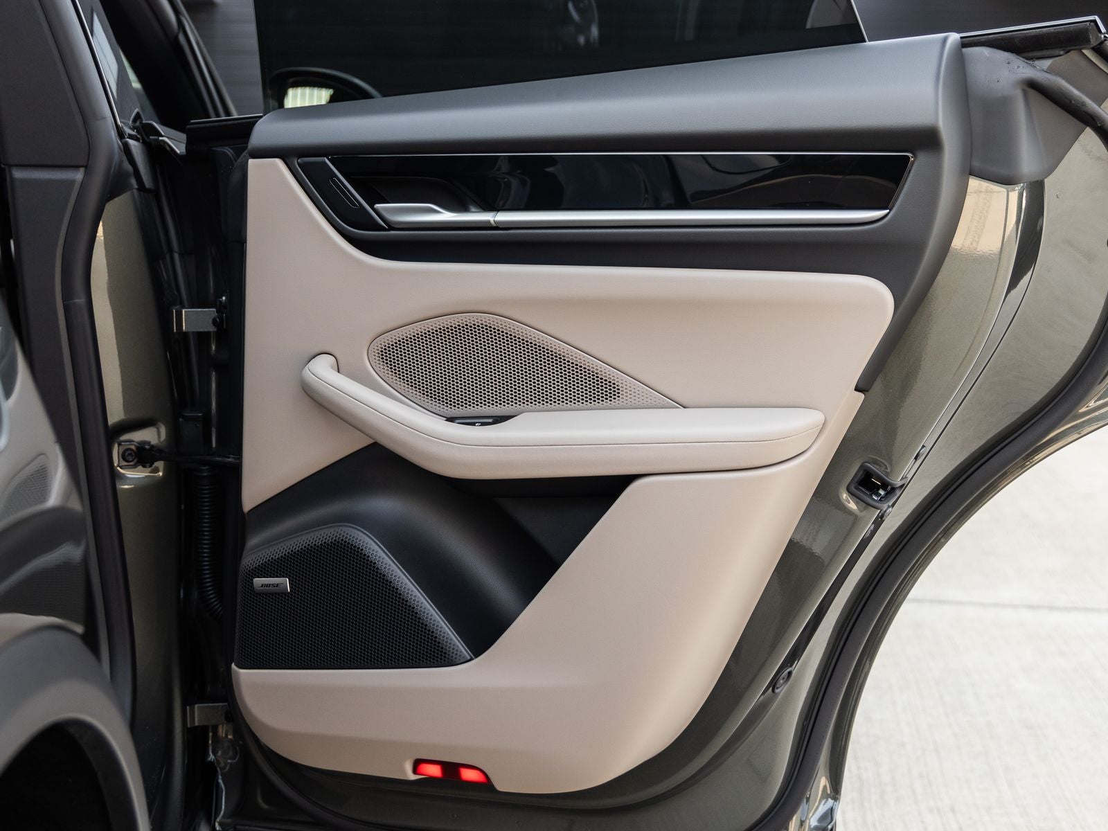 2025 Porsche Macan Electric