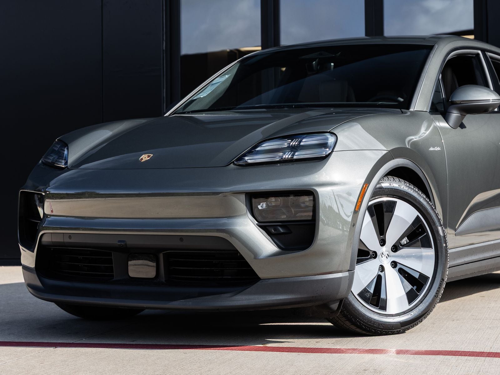 2025 Porsche Macan Electric
