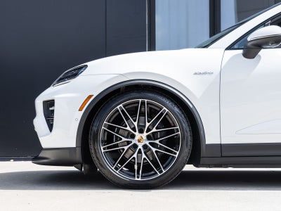 2026 Porsche Macan Macan Electric