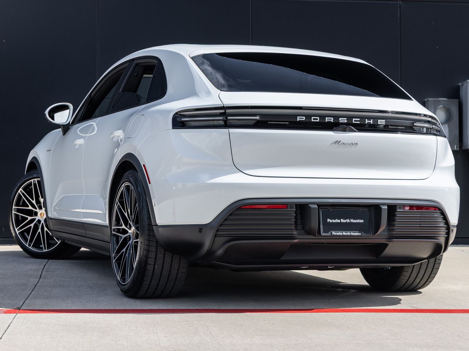2026 Porsche Macan Macan Electric