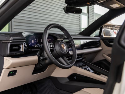 2026 Porsche Macan Macan Electric