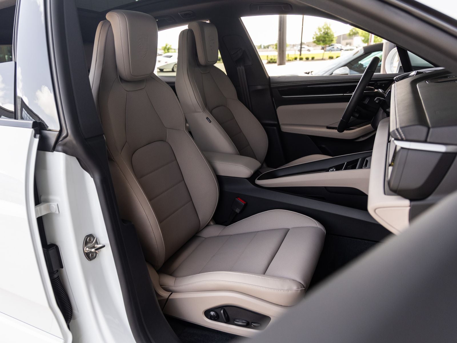 2026 Porsche Macan Macan Electric