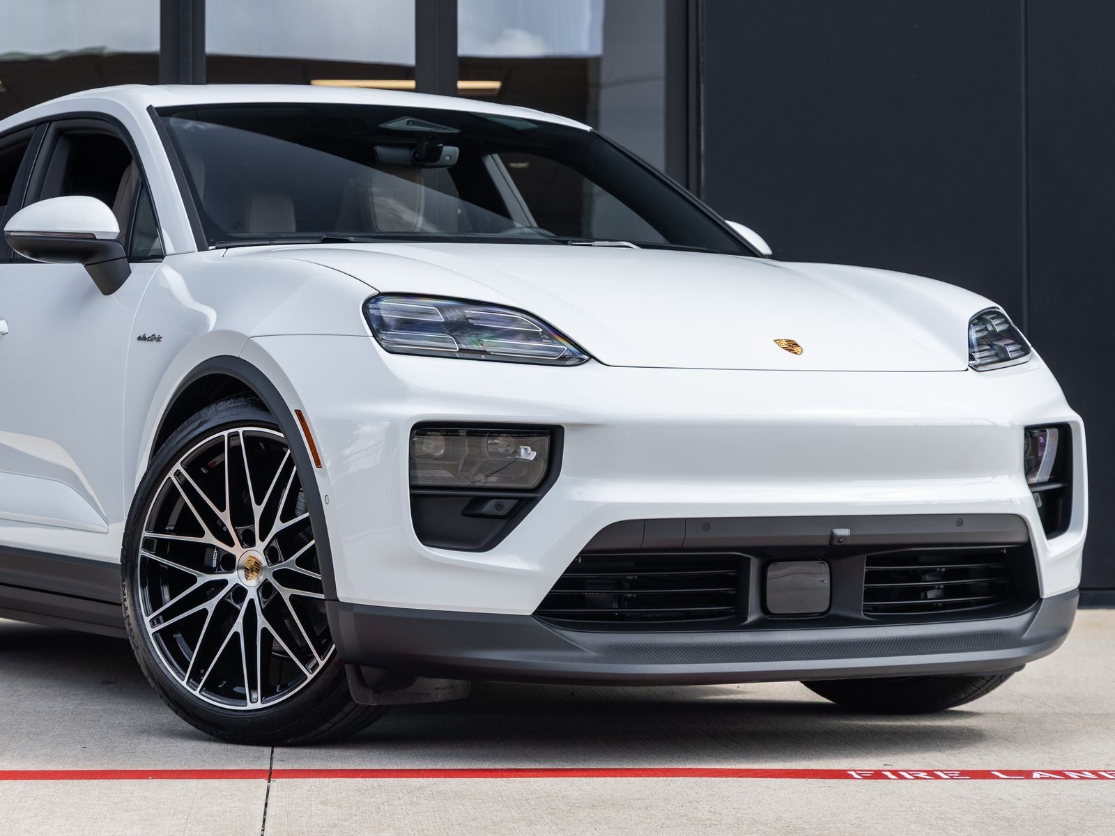 2026 Porsche Macan Macan Electric