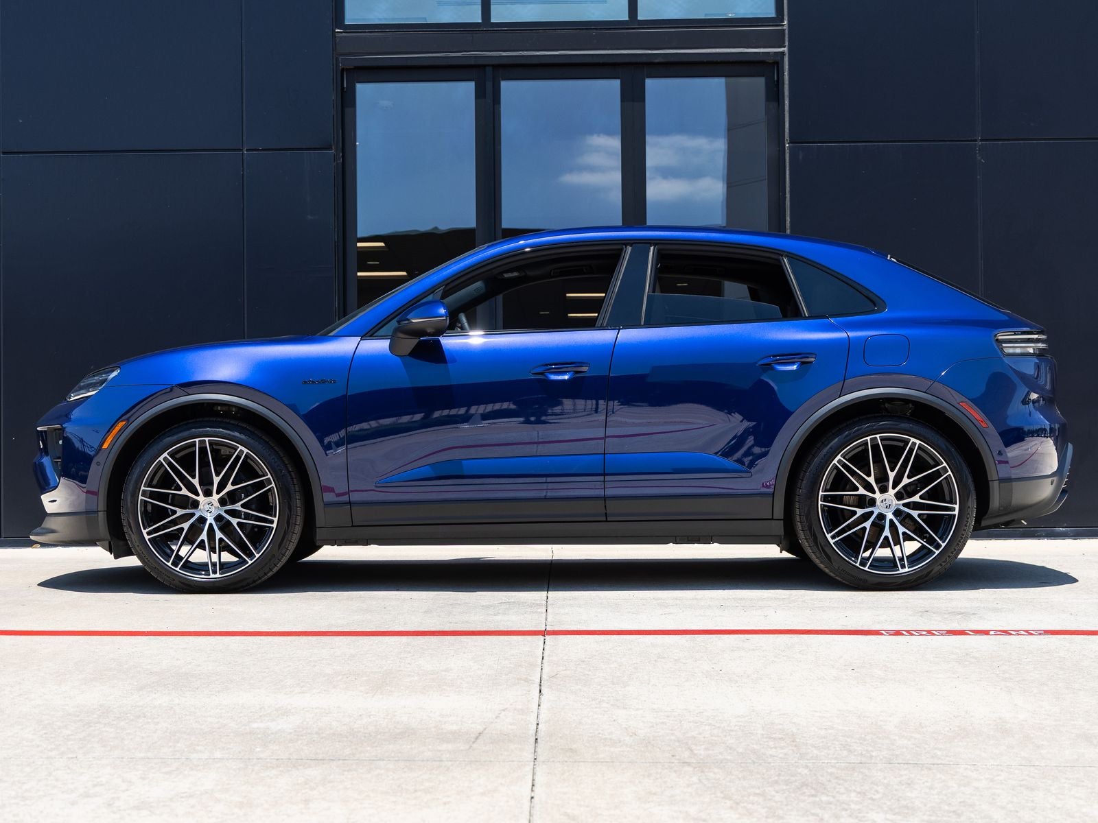 2025 Porsche Macan Electric