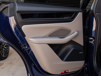 2025 Porsche Macan Electric