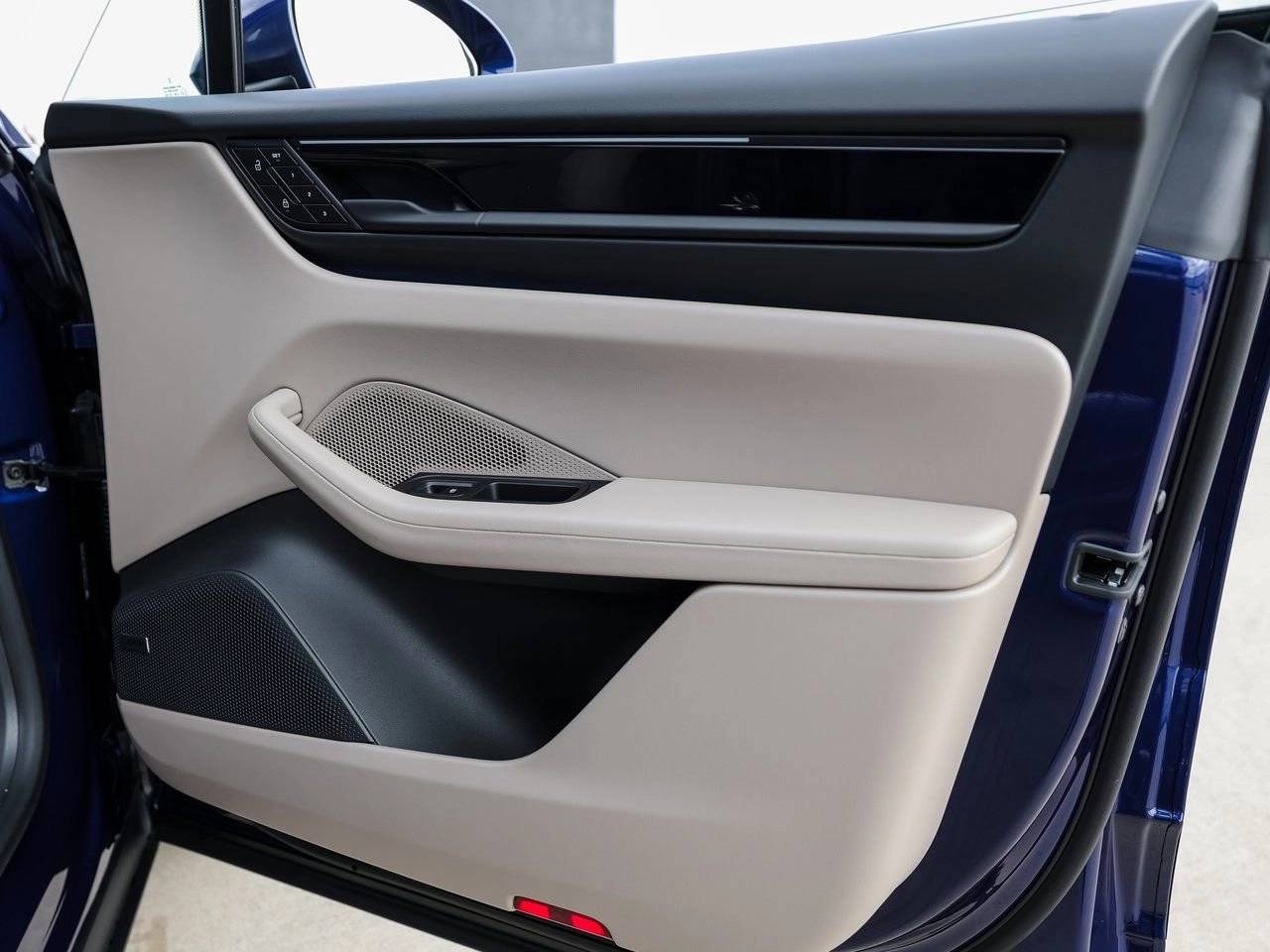 2025 Porsche Macan Electric