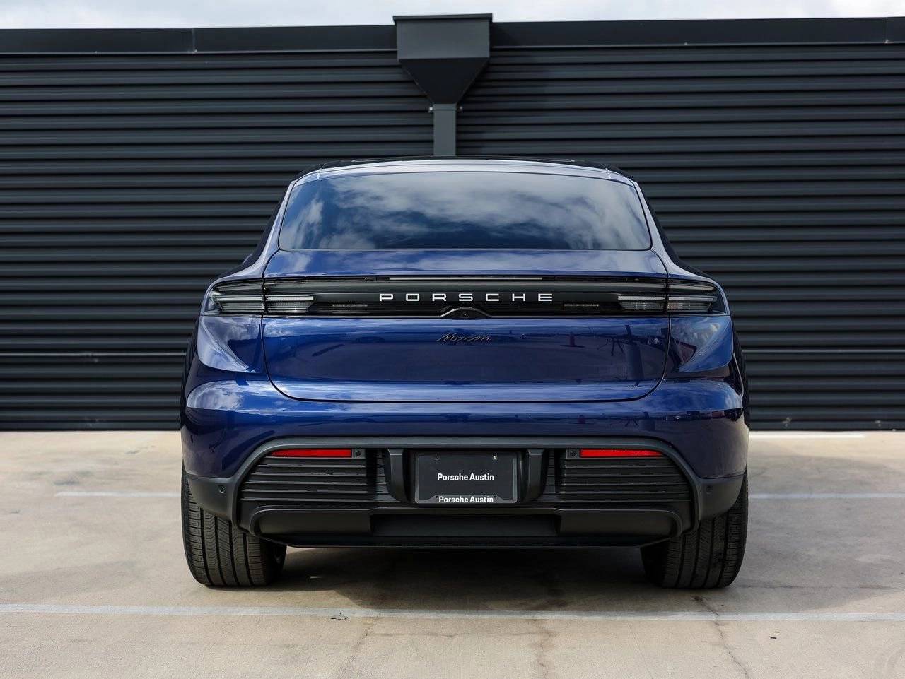 2025 Porsche Macan Electric