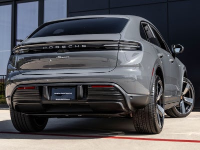 2026 Porsche Macan Macan Electric