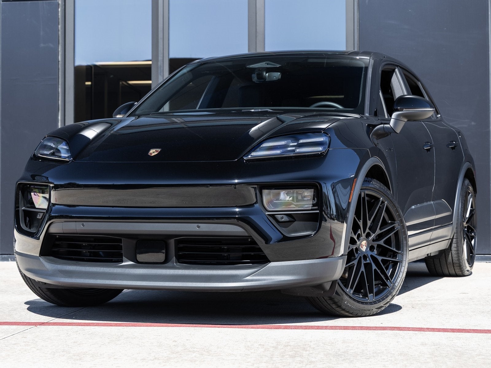 2025 Porsche Macan Base