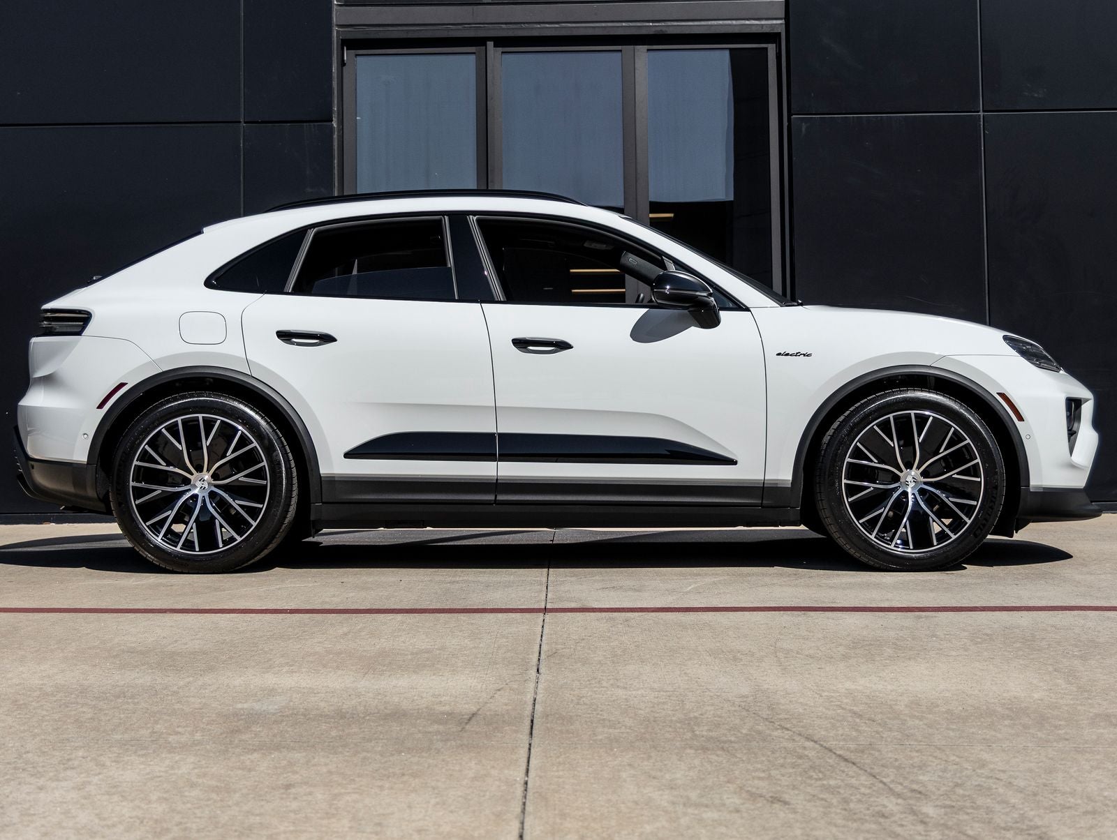 2025 Porsche Macan Electric