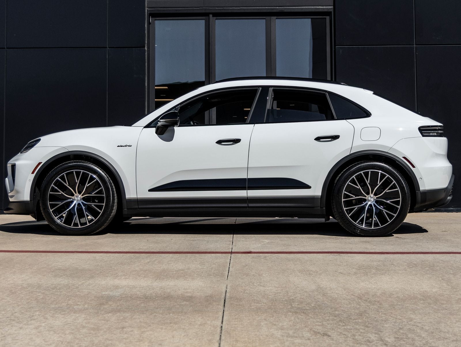 Certified 2025 Porsche Macan Base with VIN WP1AD2XA9SL078034 for sale in Houston, TX