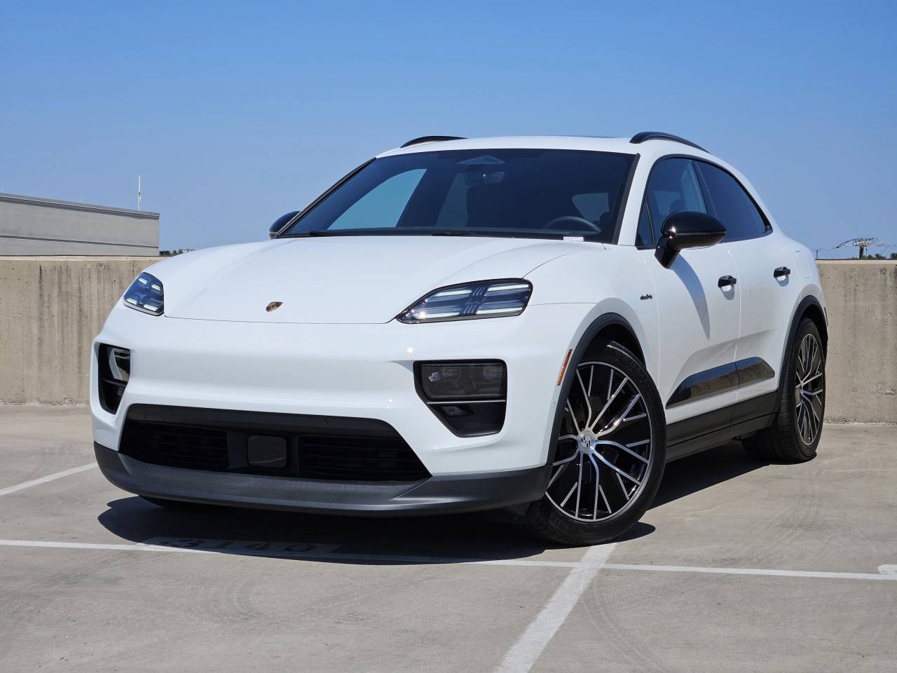 2025 Porsche Macan Base