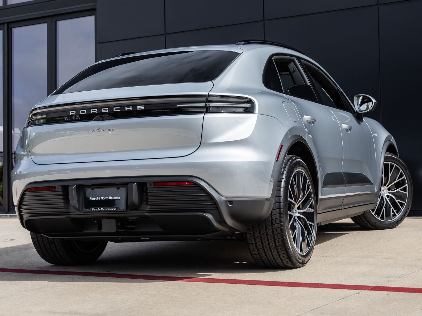 2025 Porsche Macan Electric