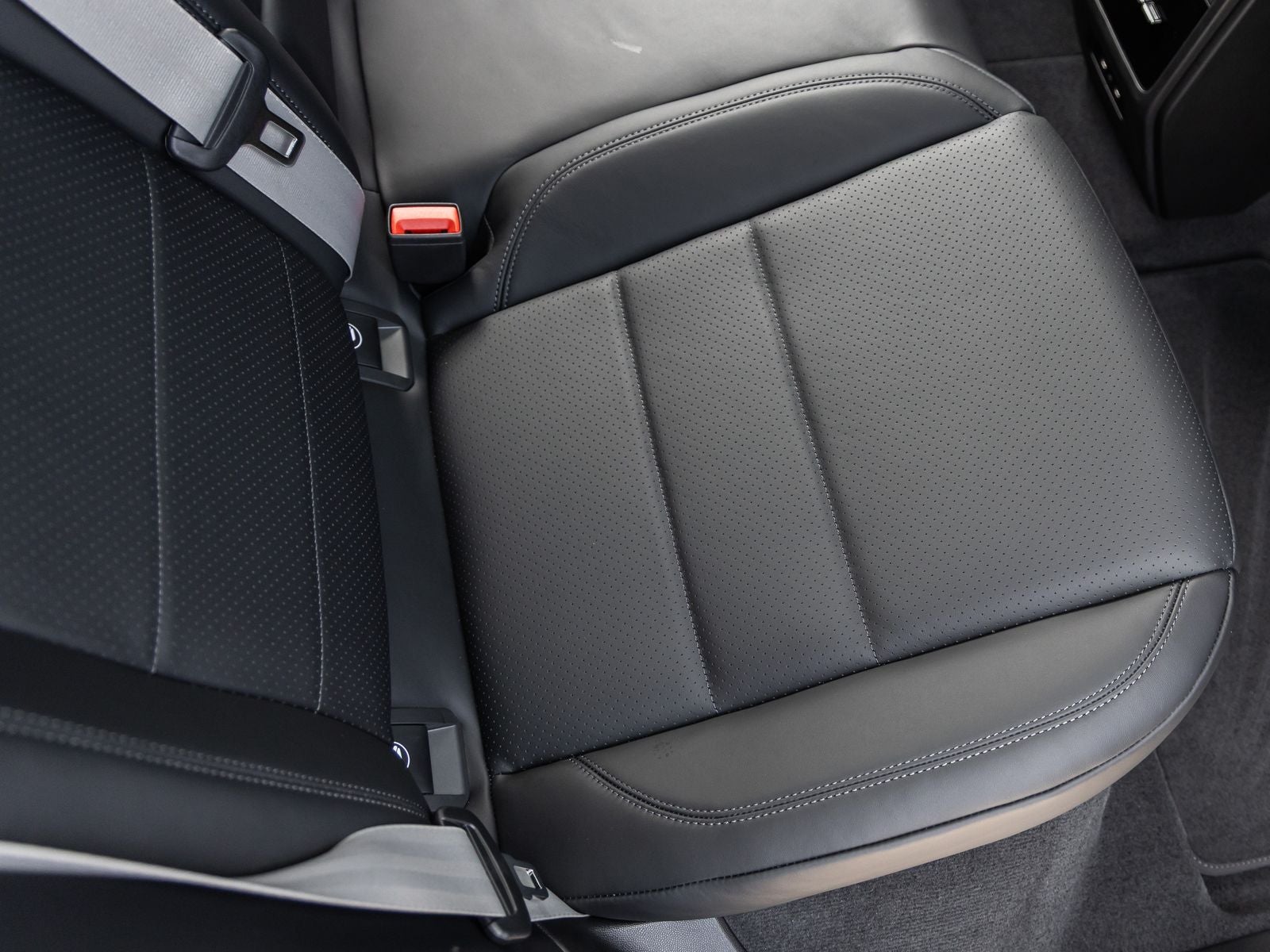 2025 Porsche Macan Electric