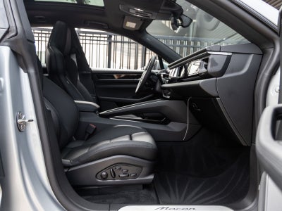 2025 Porsche Macan Electric