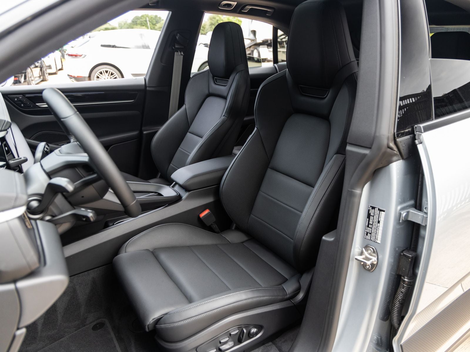 2025 Porsche Macan Electric