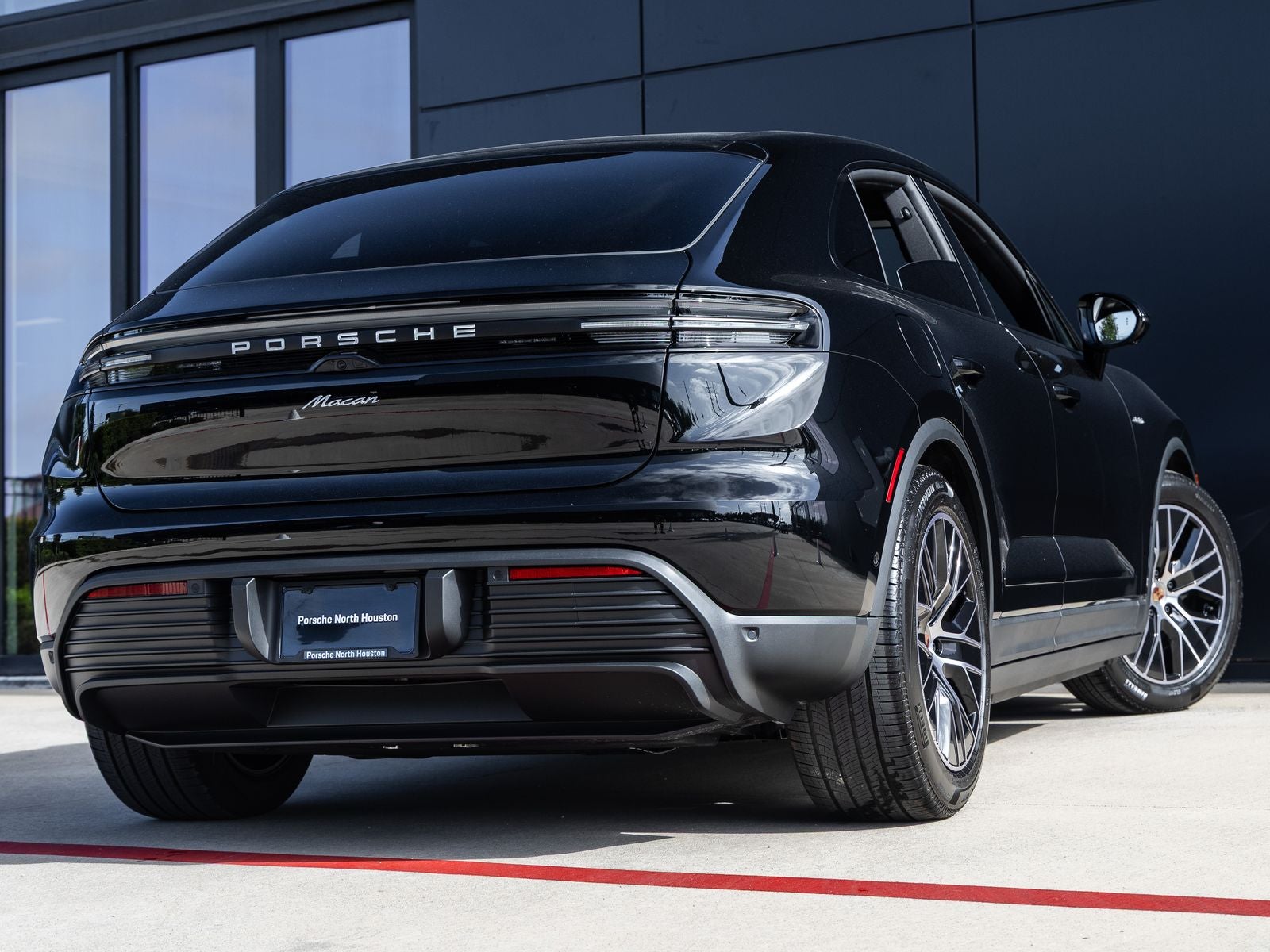 2026 Porsche Macan Macan Electric