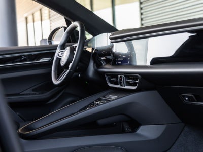 2026 Porsche Macan Macan Electric