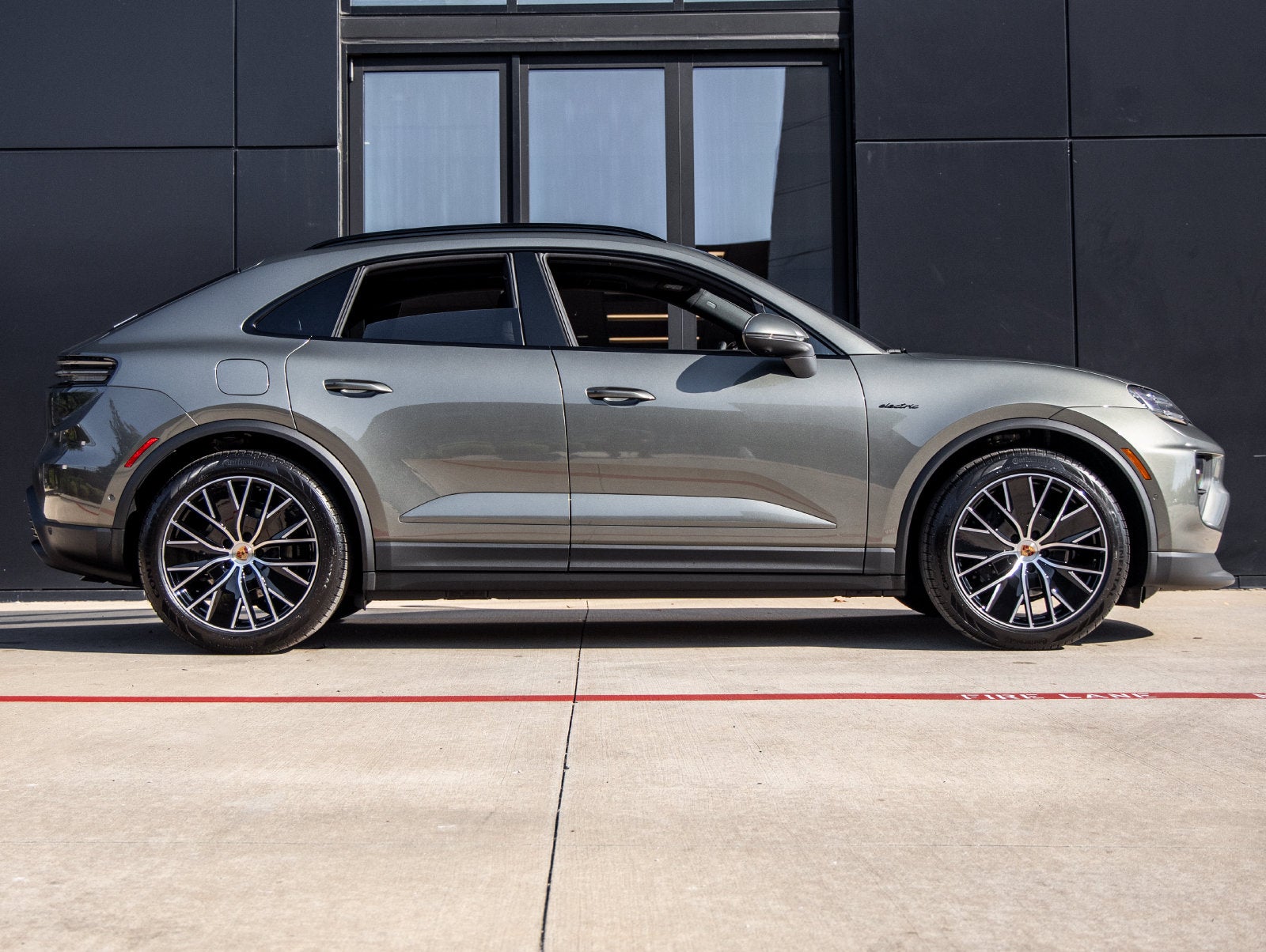 2026 Porsche Macan Macan Electric